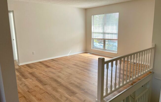 Nice Open Floor Plan, Great for Entertaining!