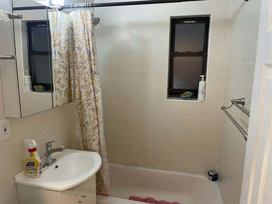 1 bed, 1 bath, 700 sqft, $2,200, Unit B