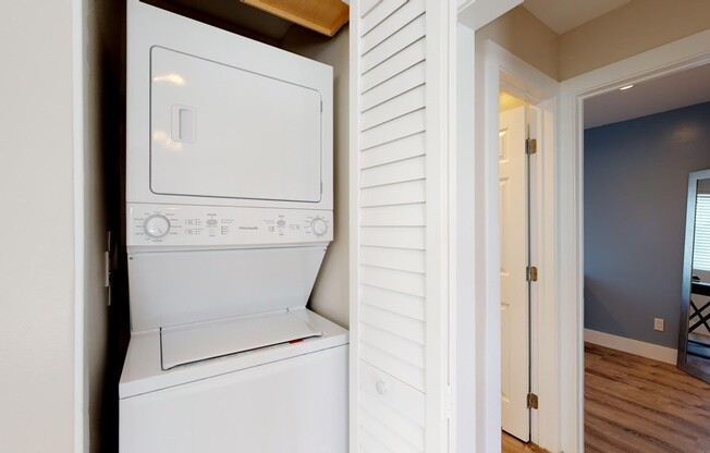 2 beds, 1 bath, 725 sqft, $2,500, Unit 712