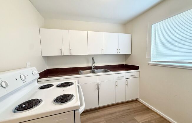 2 beds, 1 bath, $875, Unit SC535