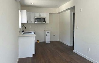 1 bed, 1 bath, 1,084 sqft, $1,700, Unit 1/2