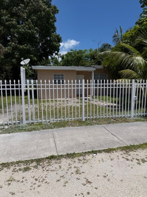 1365 NW 115 ST