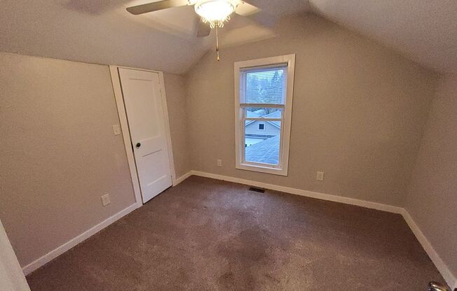 3 beds, 1 bath, $1,600