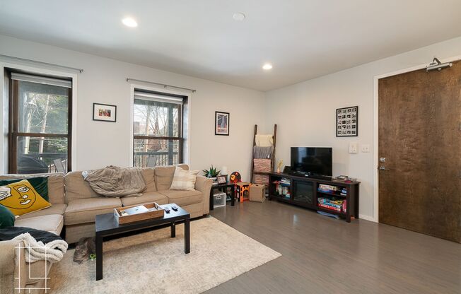 1 bed, 1 bath, $1,400, Unit 970 N. High St. Apt. 202