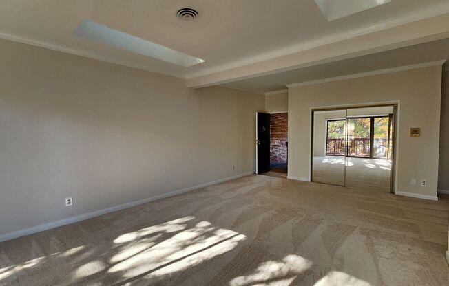 Affordable 2BR close to King St Metro