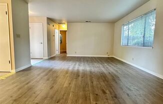 Huge 2 Bedroom Duplex - North Chico