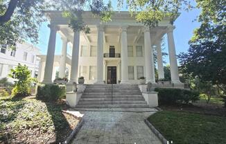 195 College St.