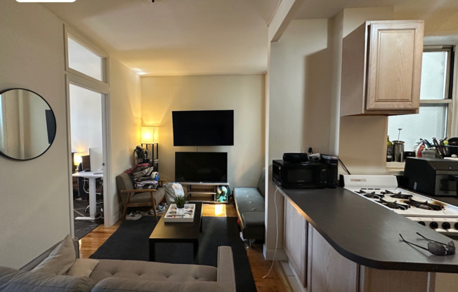 114 E 1 ST