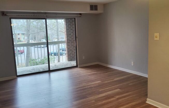 Three bedroom, 2 bath condo in Raleigh-$250 off first month!