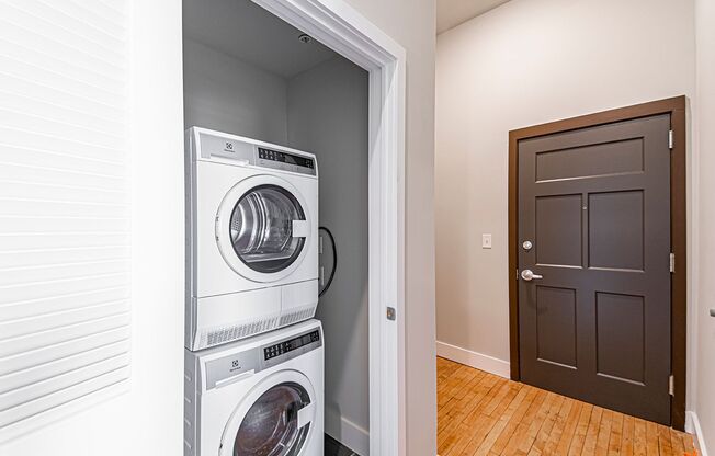 1 bed, 1 bath, 464 sqft, $1,390, Unit 316