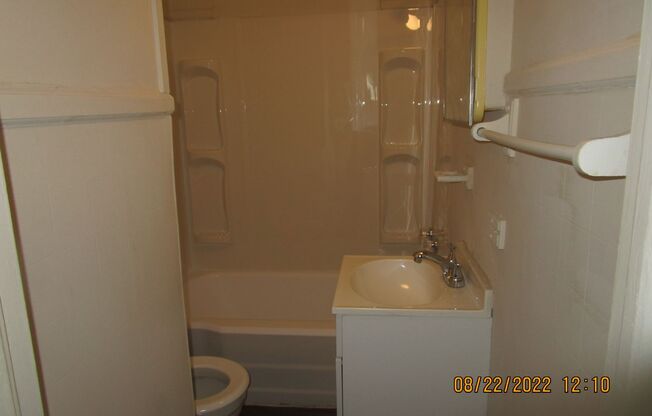 2 beds, 1 bath, $950