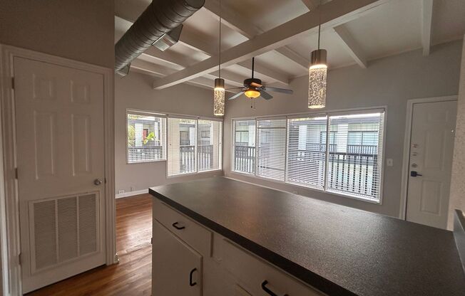 1 bed, 1 bath, 700 sqft, $1,315, Unit 214