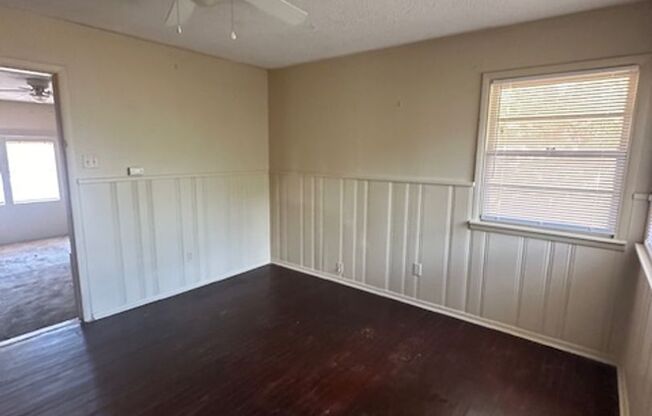 4 beds, 1 bath, $1,195