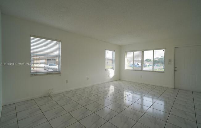 7182 SW 152 CT