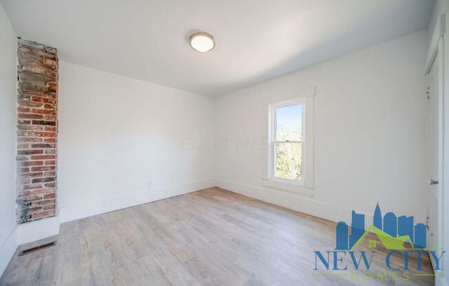 2 beds, 1 bath, $1,299, Unit 189 N Central Ave