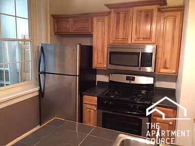 3 beds, 2 baths, 1,700 sqft, $3,900