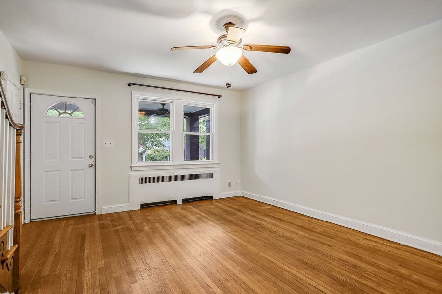 1007 15 ST SE