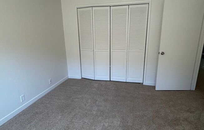 2 beds, 1 bath, 905 sqft, $1,550, Unit 068