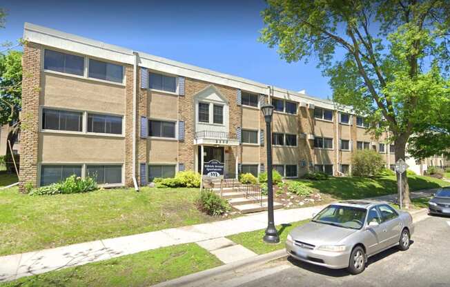 Green Outdoor  at Aldrich Avenue Apartments, Minneapolis, 55405