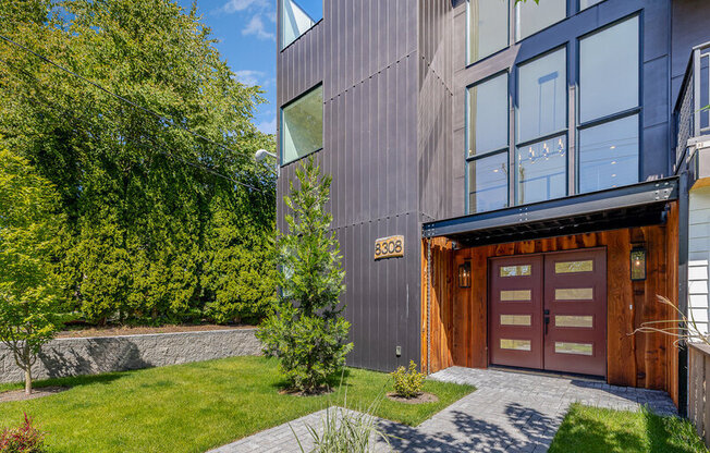 8308 25 AVE NW