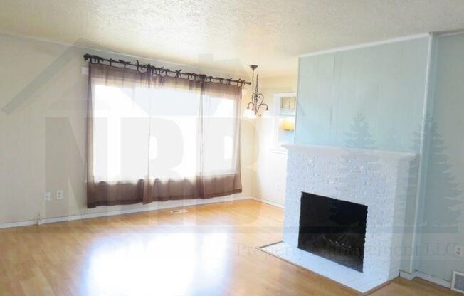 3 beds, 1 bath, $2,150