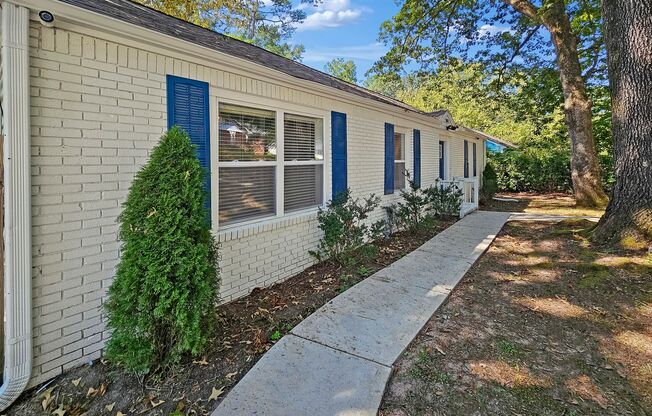 Beautifully Remodeled 3/2 Ranch off Hollowell and Boone