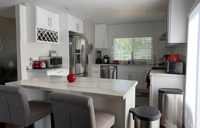 DEL CERRO SINGLE LEVEL DETACHED 3BR/2BA HOME WITH POOL/SPA AND VIEWS!!