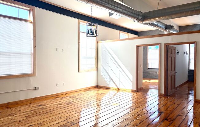 2 beds, 1 bath, 1,200 sqft, $1,700, Unit 8201