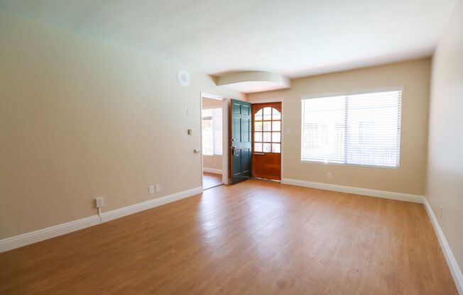 1 bed, 1 bath, $2,195, Unit 32