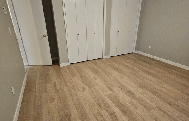 3 beds, 1 bath, 863 sqft, $1,525, Unit 2424-09