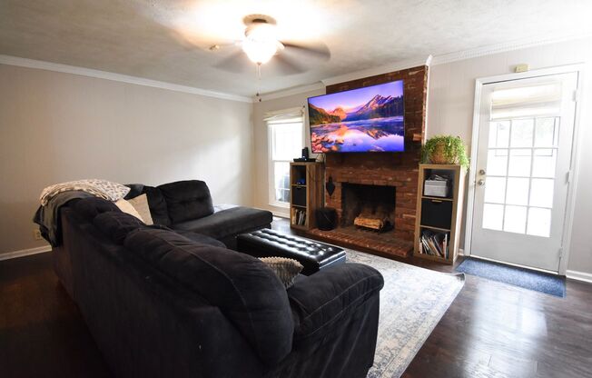 3 beds, 2 baths, $2,200