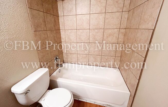 2 beds, 1 bath, 801 sqft, $1,125, Unit 221
