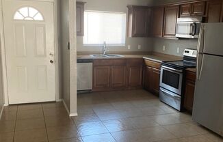 Cozy 3 Bed 2 Bath Town-home in Central Phoenix!!