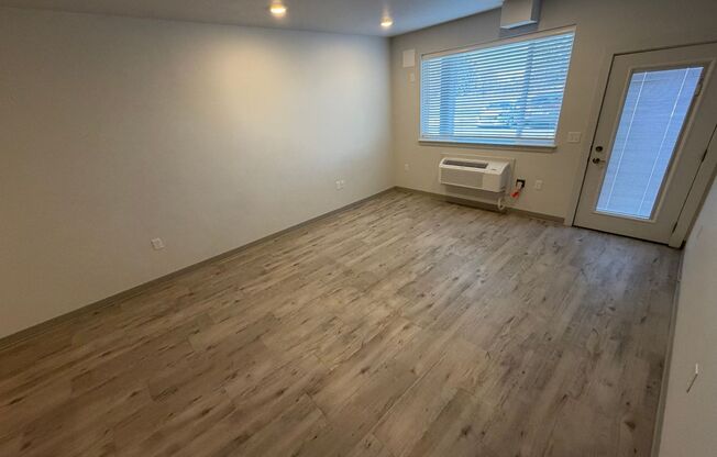 2 beds, 1 bath, 988 sqft, $1,545, Unit 101B