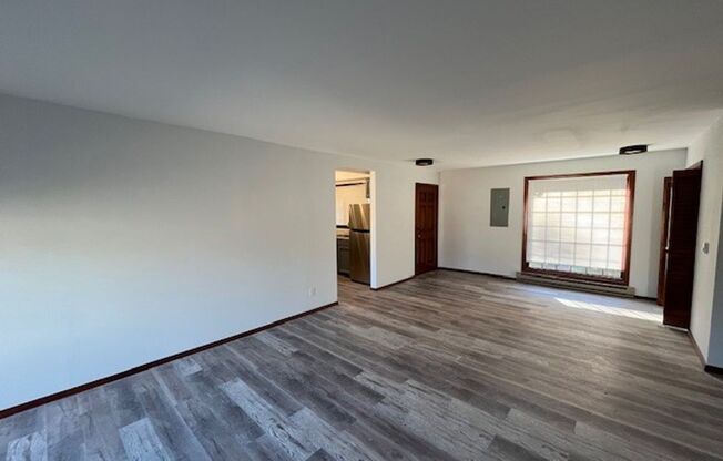 Renovated 3 bed 1.5 bath. Modern Finishes