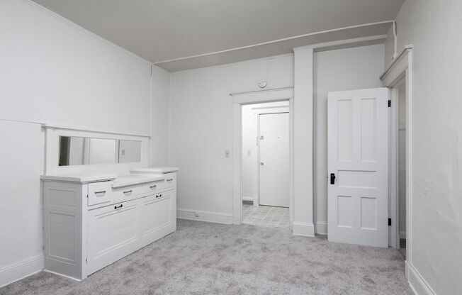 Studio, 1 bath, 332 sqft, $1,000, Unit 310