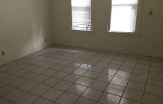 1 bed, 1 bath, $750, Unit 1019-A (Lower Rear)