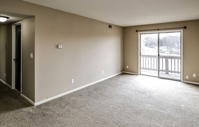 Large 2-bedroom apartment home with a ton of natural light!