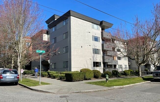 1 bed, 1 bath, 576 sqft, $1,550, Unit 104