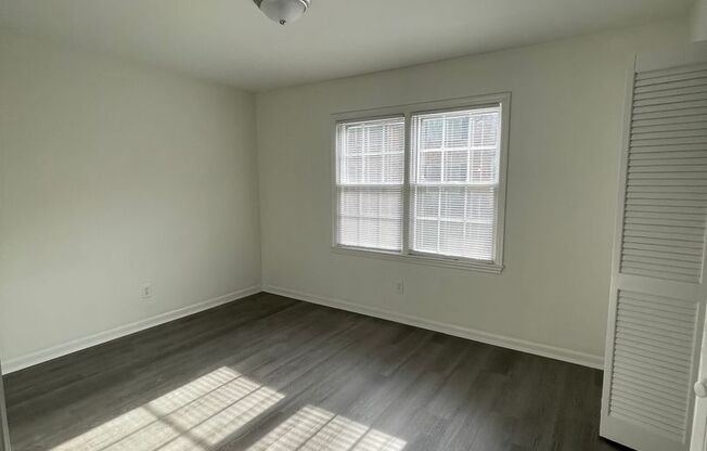 2 beds, 1 bath, 700 sqft, $1,075, Unit Unit F