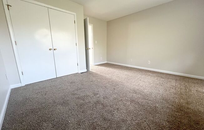 2 beds, 1.5 baths, 1,000 sqft, $1,050, Unit B