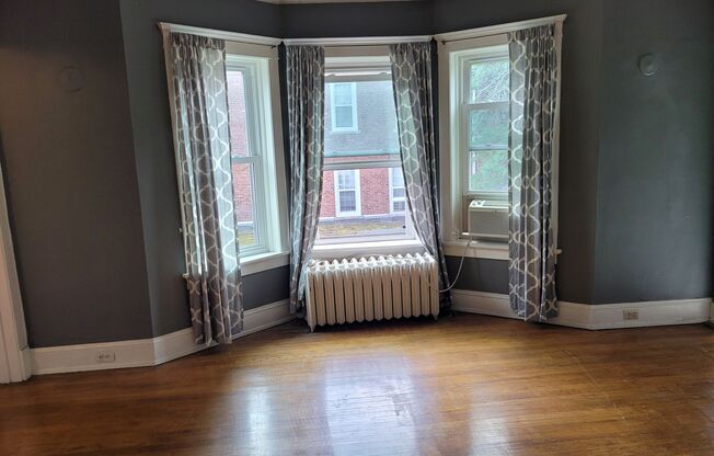 1 bed, 1 bath, $1,125, Unit 11
