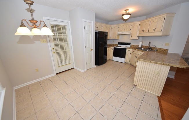 3 beds, 2 baths, $1,650