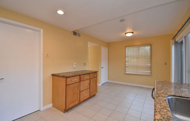 $3,150 / 3BR GORGEOUS REMODELED NORTH SAN JOSE TOWNHOUSE