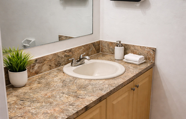 1 bed, 1 bath, 750 sqft, $1,750, Unit B12