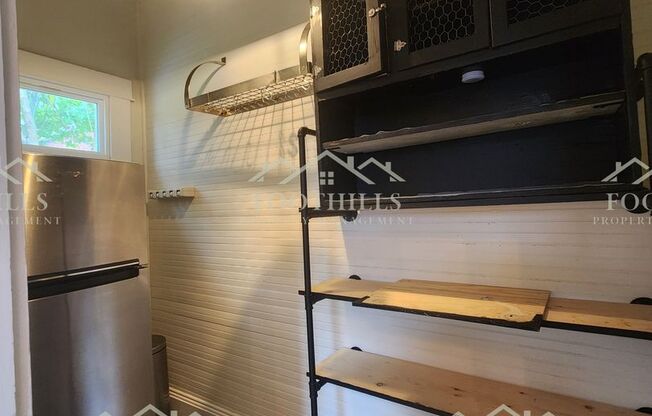 3 beds, 2 baths, $1,500