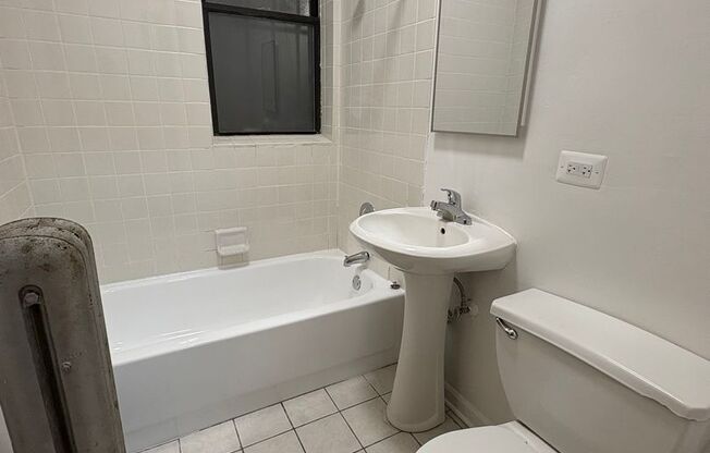 3 beds, 1 bath, 1,003 sqft, $1,225, Unit CA 143.5-3W