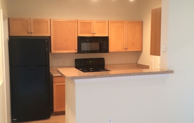 Modern 2-Bedroom in Eden Prairie with Heated Parking and Resort-Style Amenities