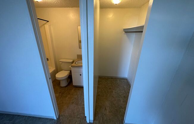 Studio, 1 bath, 210 sqft, $987, Unit 902