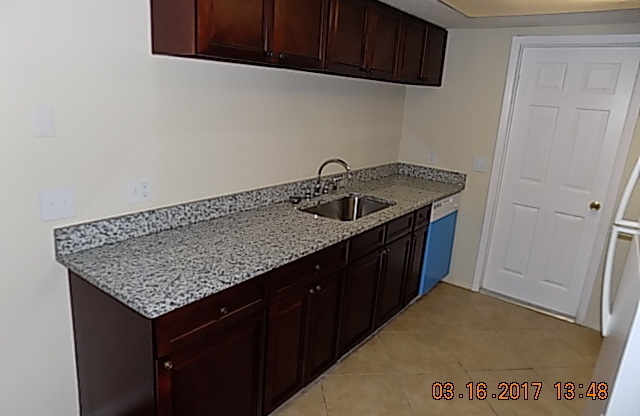 3 beds, 2 baths, $1,650